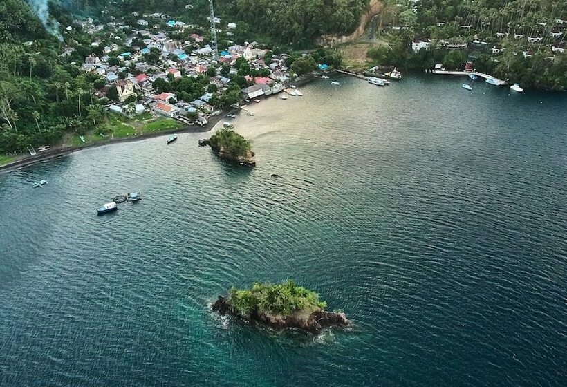 בית מלון כפרי Cocotinos Lembeh A Boutique Dive Lodge