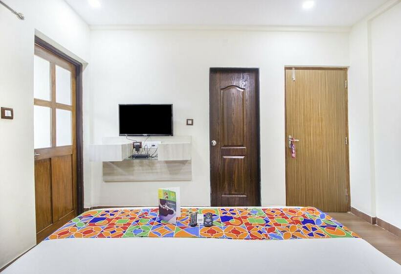 Отель Fabexpress The Sky