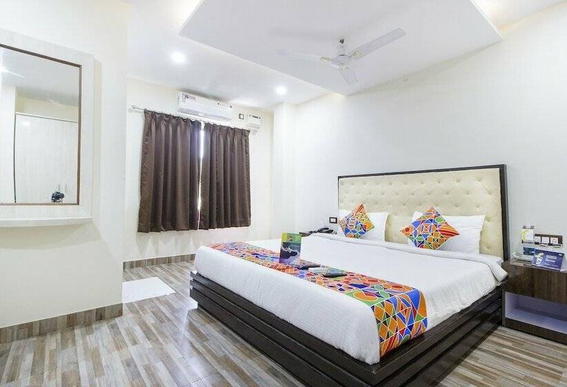 Отель Fabexpress The Sky