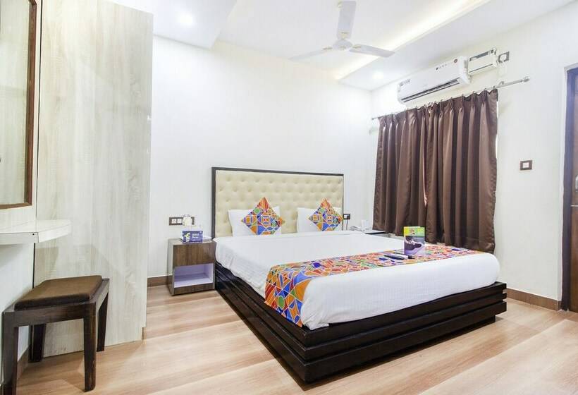 Отель Fabexpress The Sky