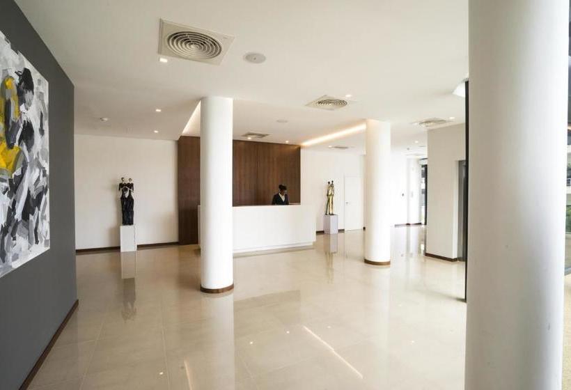 هتل Fiesta Residences Boutique  And Serviced Apartments