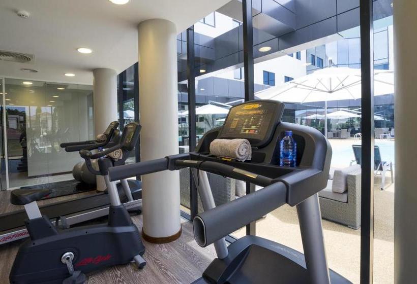 هتل Fiesta Residences Boutique  And Serviced Apartments