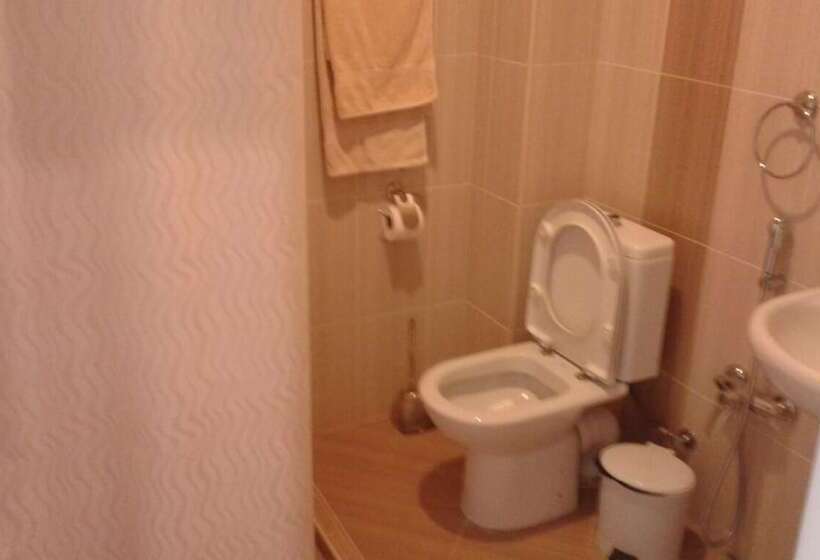 هتل Holiday Village