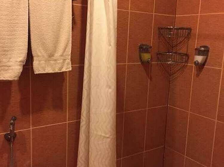 هتل Holiday Village