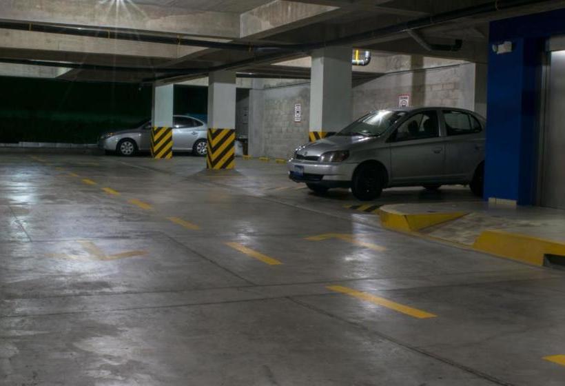 فندق Hostal De Asturias