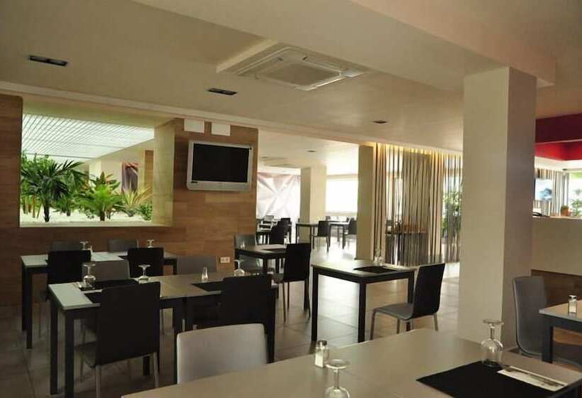 ホテル Hostal Restaurante Paco