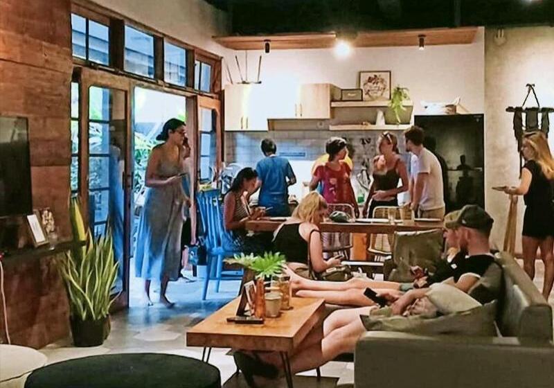 فندق Interconnection Hostel