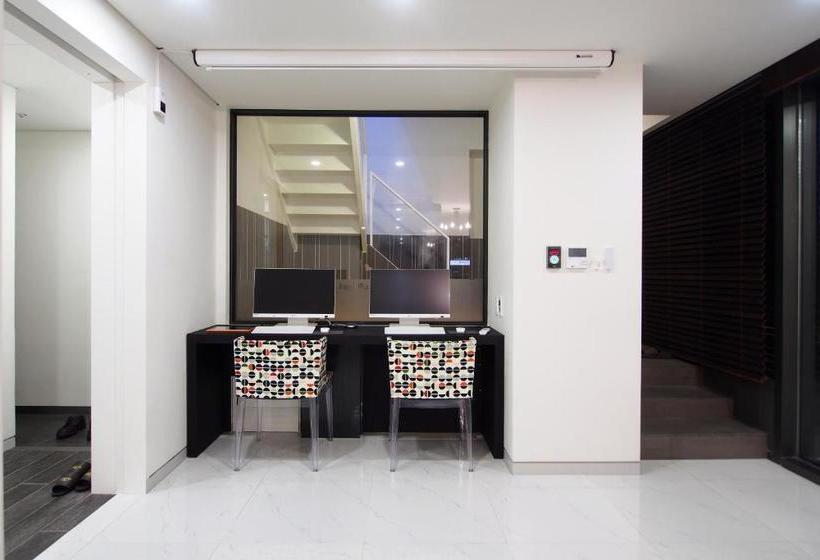 בית מלון כפרי Jerry S Planet