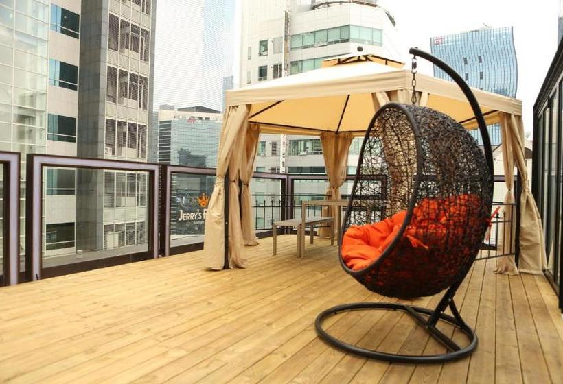 Hotel Jerry S Planet