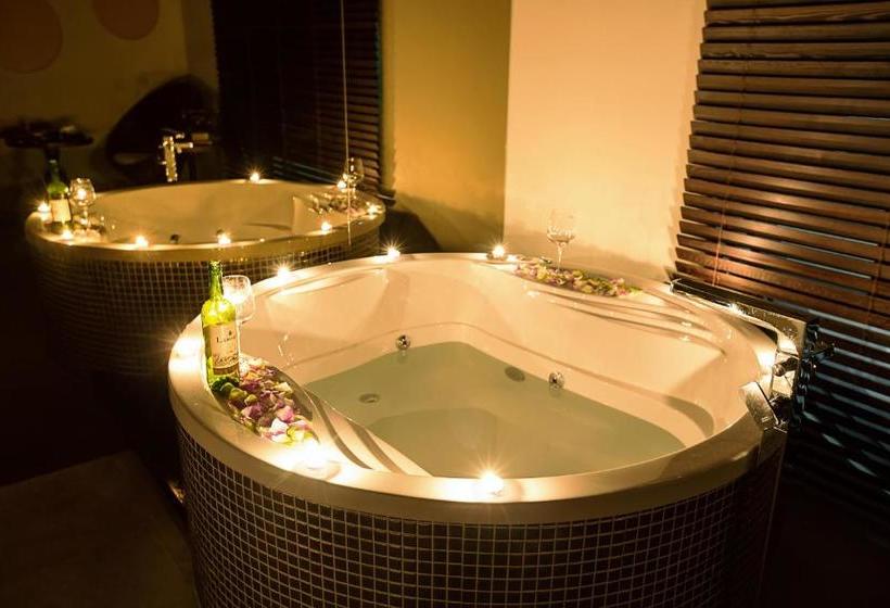 Hotel Jerry S Planet