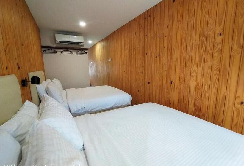 בית מלון כפרי Kluang Container Swimming Pool