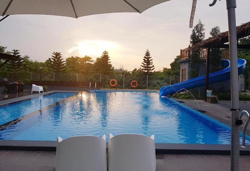 فندق Kluang Container Swimming Pool