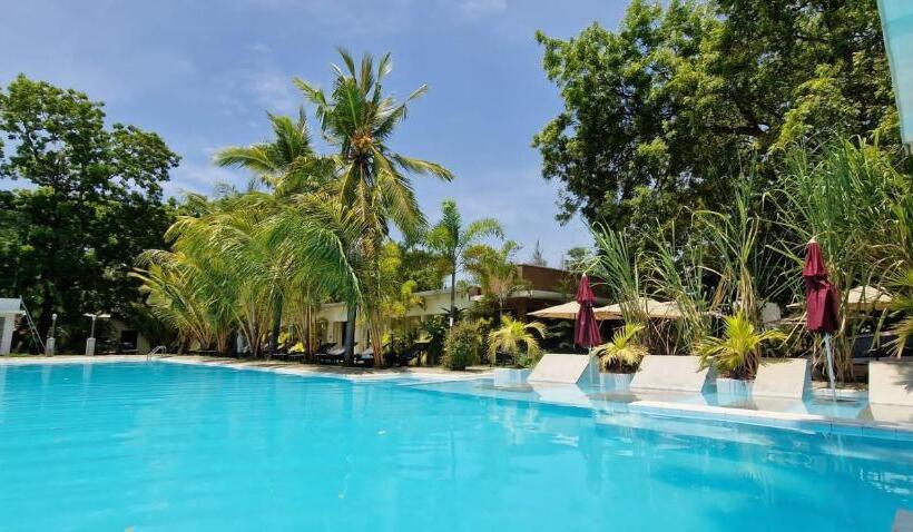 酒店 Lucky Beach Resort