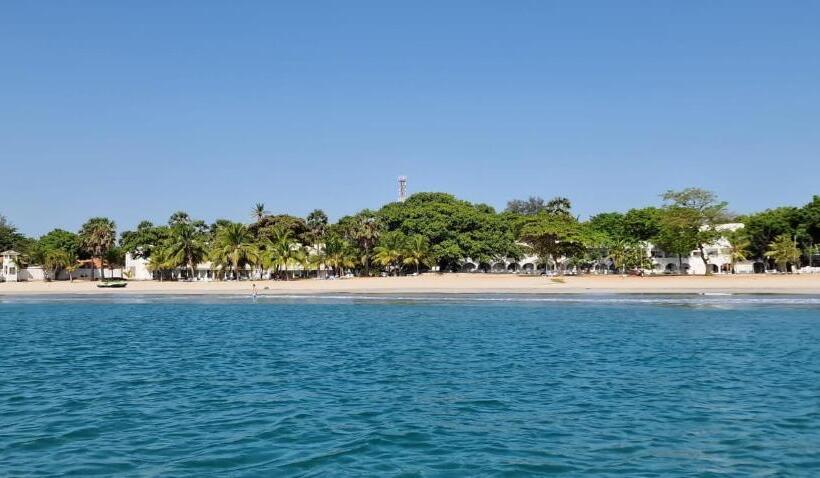 酒店 Lucky Beach Resort