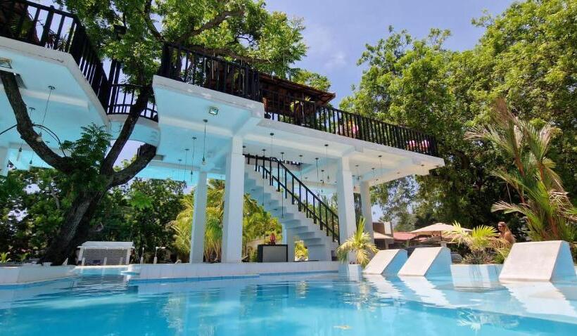 酒店 Lucky Beach Resort