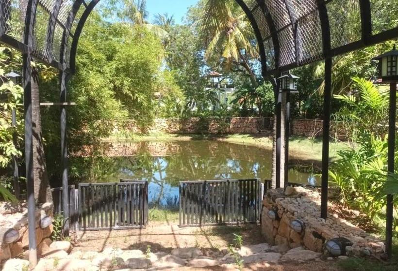 酒店 Lucky Beach Resort