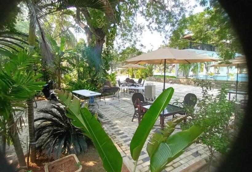 酒店 Lucky Beach Resort