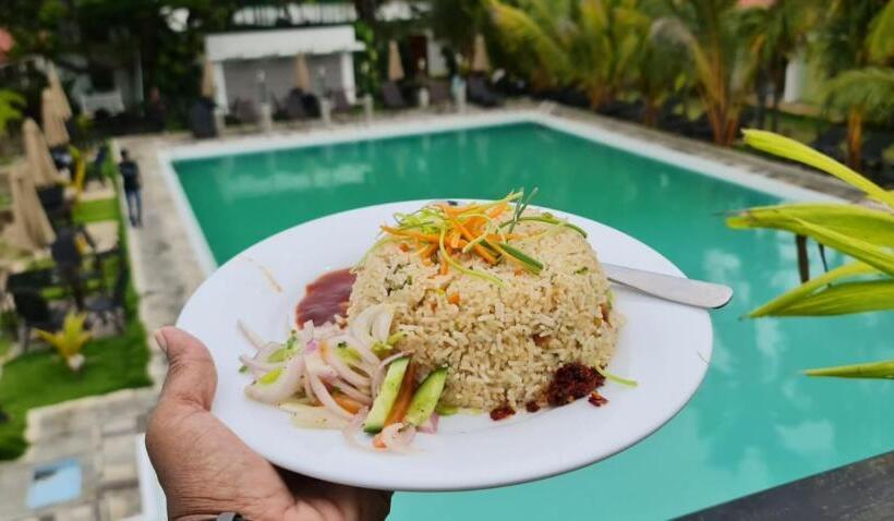 Отель Lucky Beach Resort