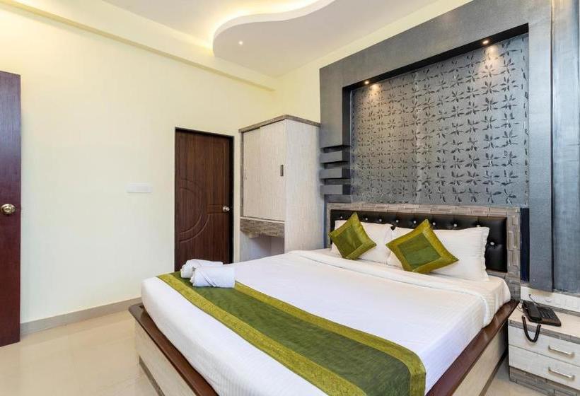 Отель Shalom Indus Residency