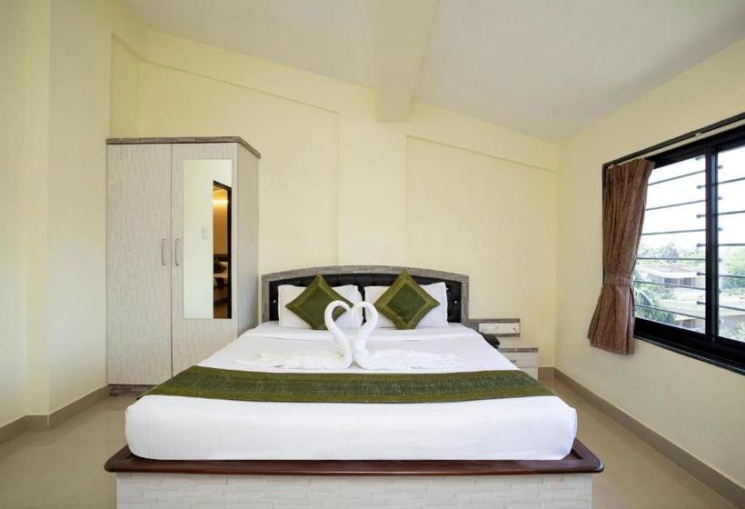 Отель Shalom Indus Residency