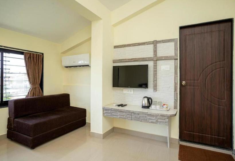 Отель Shalom Indus Residency