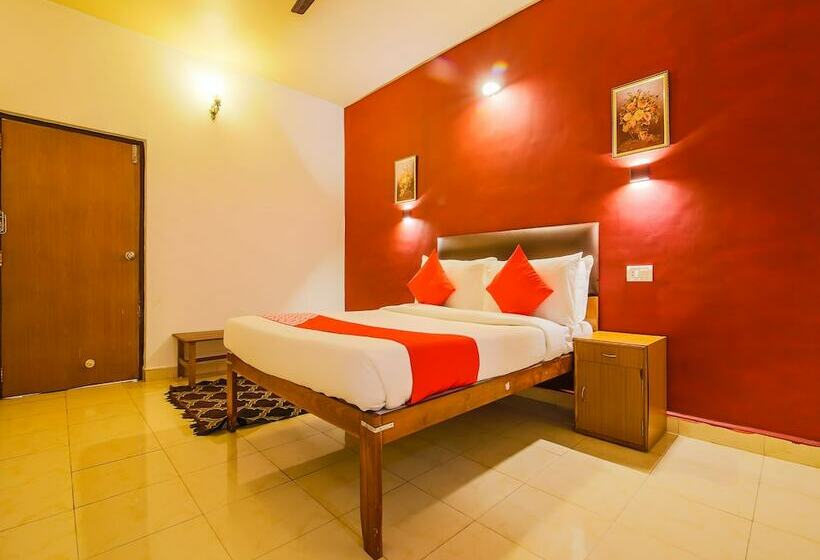 호텔 Oyo 24937 Celebriti@candolim