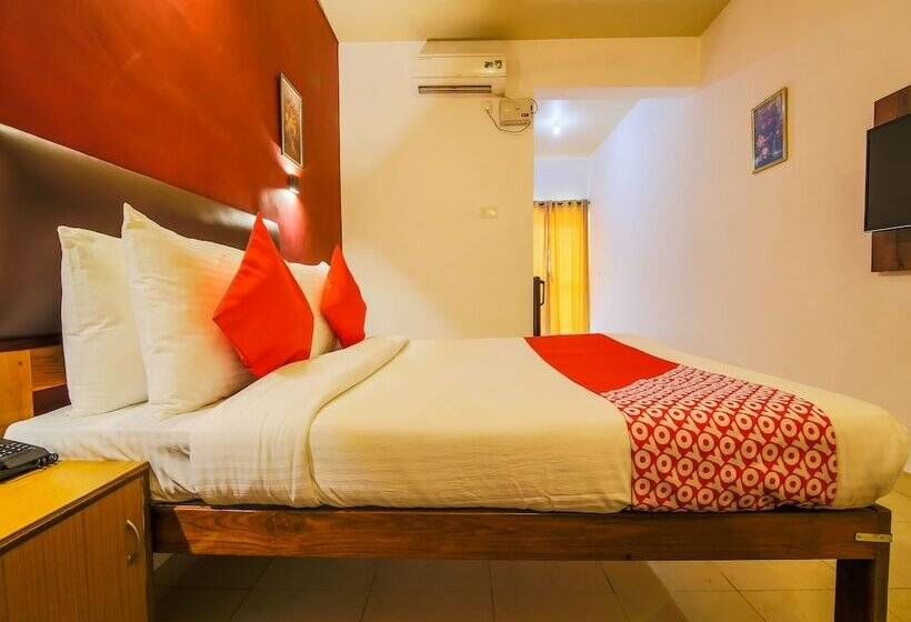 호텔 Oyo 24937 Celebriti@candolim