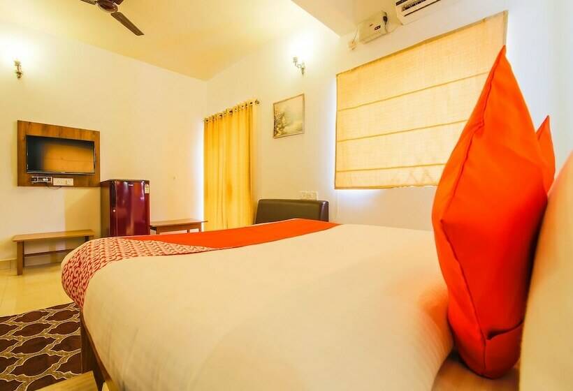 호텔 Oyo 24937 Celebriti@candolim