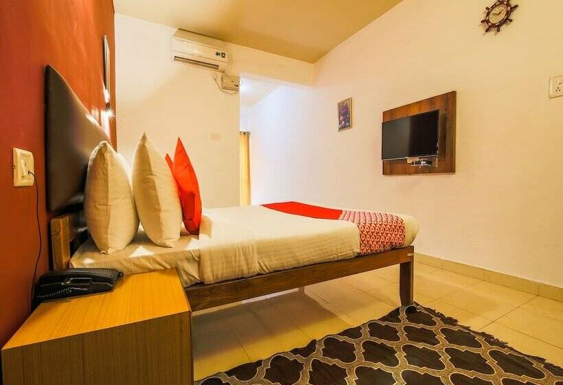 호텔 Oyo 24937 Celebriti@candolim