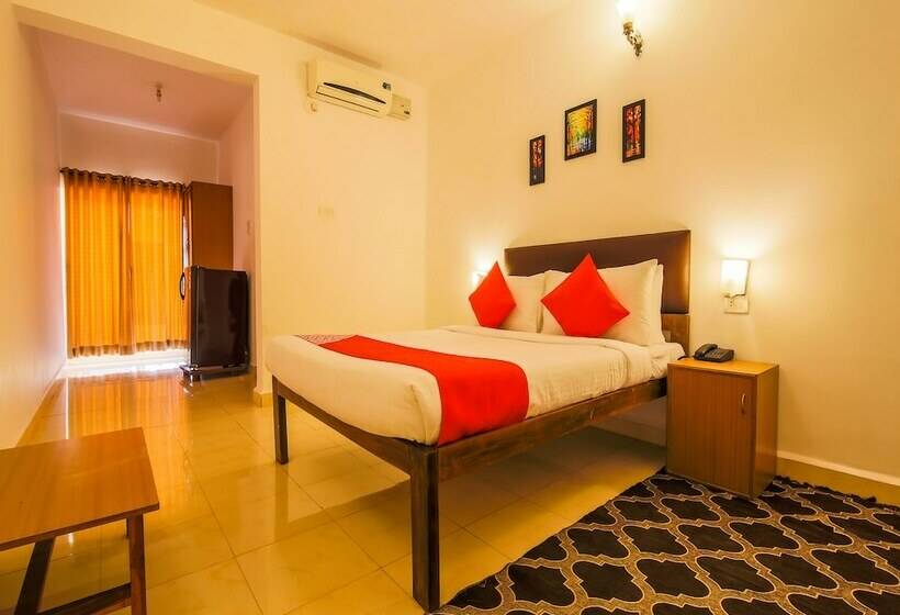 호텔 Oyo 24937 Celebriti@candolim