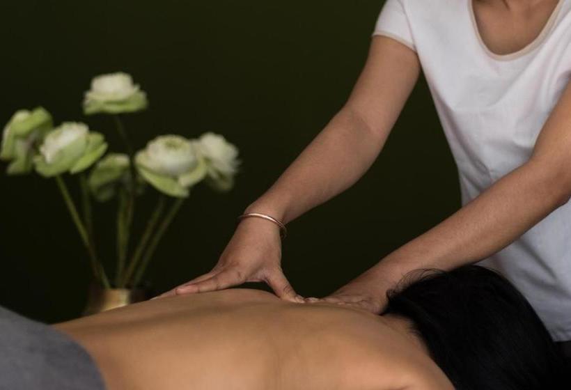 בית מלון כפרי Penh House