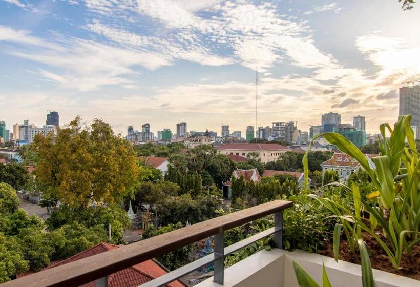 בית מלון כפרי Penh House