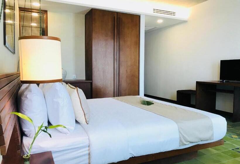 בית מלון כפרי Penh House