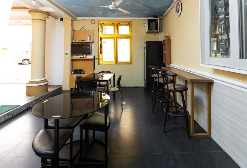 ホテル Reddoorz @ Danau Bratan