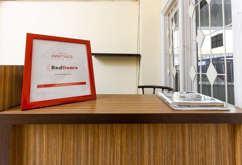 ホテル Reddoorz @ Danau Bratan