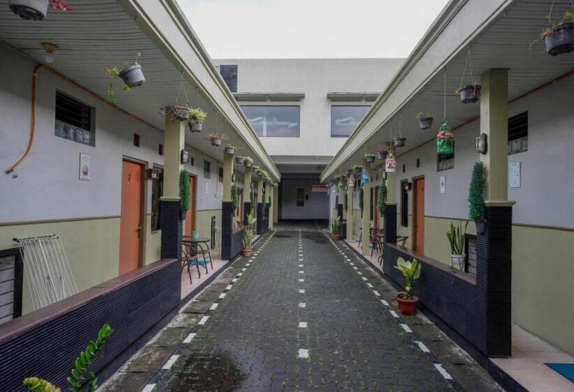 酒店 Reddoorz Syariah @ Sunan Bonang Magelang