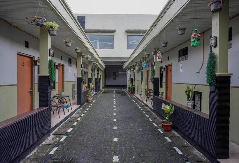 酒店 Reddoorz Syariah @ Sunan Bonang Magelang