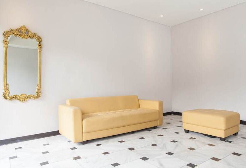 فندق Reddoorz @ Wiyung 2