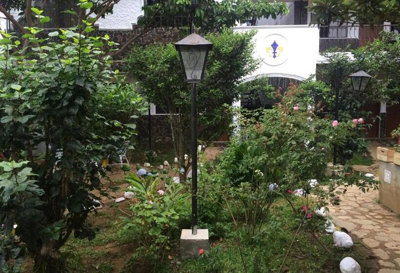 호텔 & Restaurant Fleur De Lis