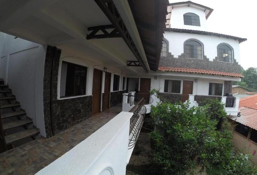 호텔 & Restaurant Fleur De Lis