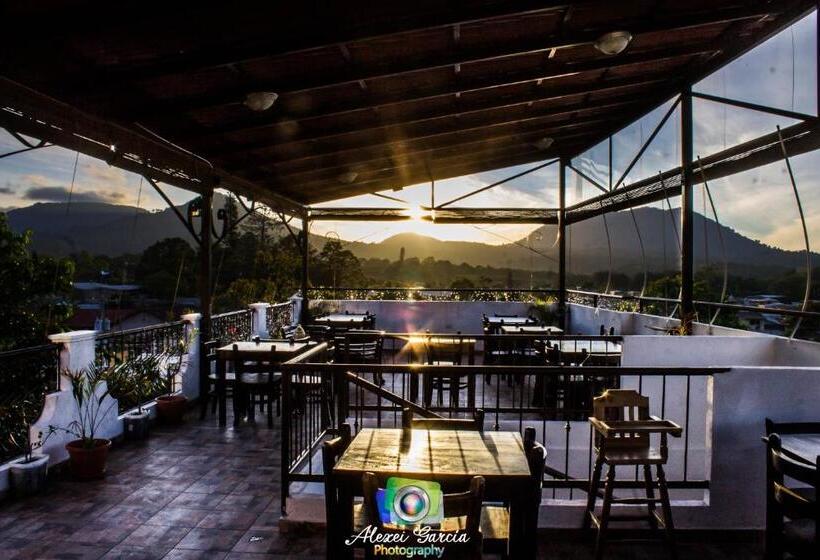 호텔 & Restaurant Fleur De Lis