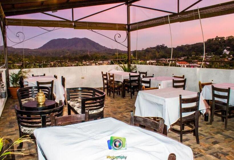 호텔 & Restaurant Fleur De Lis