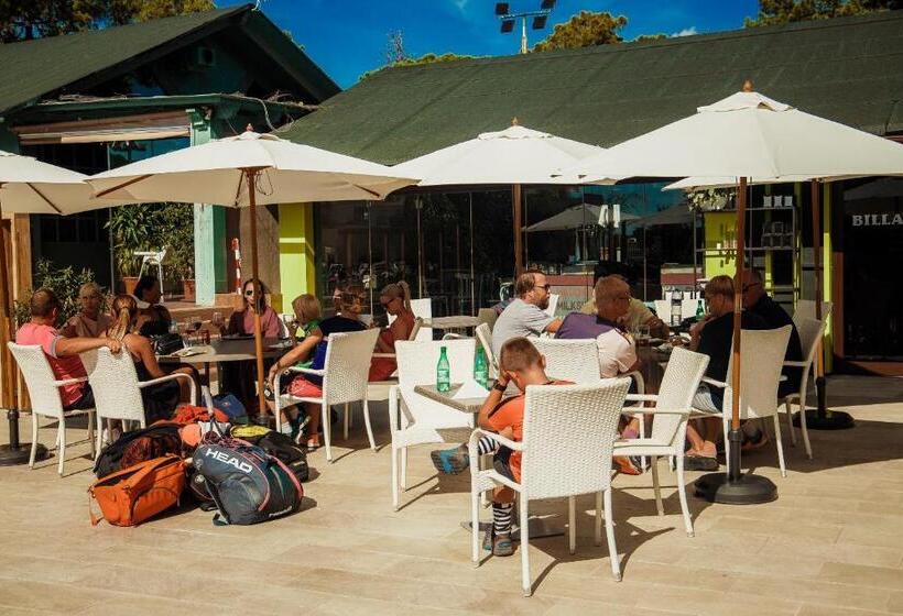 فندق Royal Tennis Club