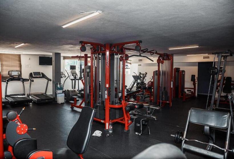 فندق Royal Tennis Club