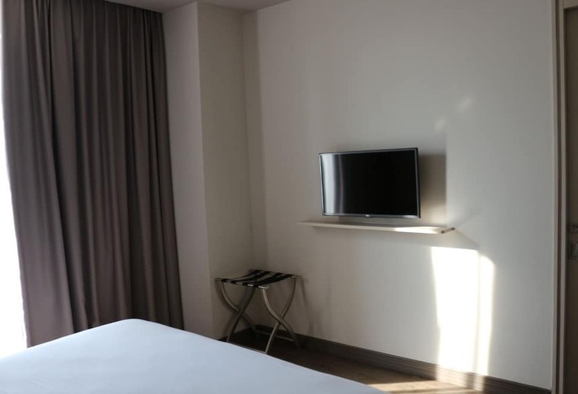 호텔 Swissbelinn Cikarang
