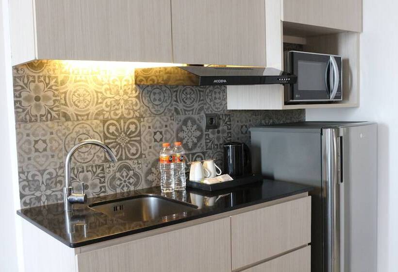 호텔 Swissbelinn Cikarang