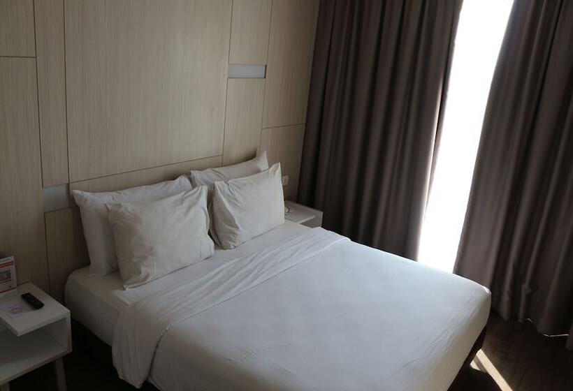 호텔 Swissbelinn Cikarang