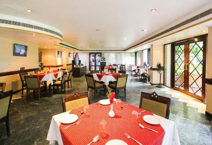 Отель Treebo Trend Royal Inn