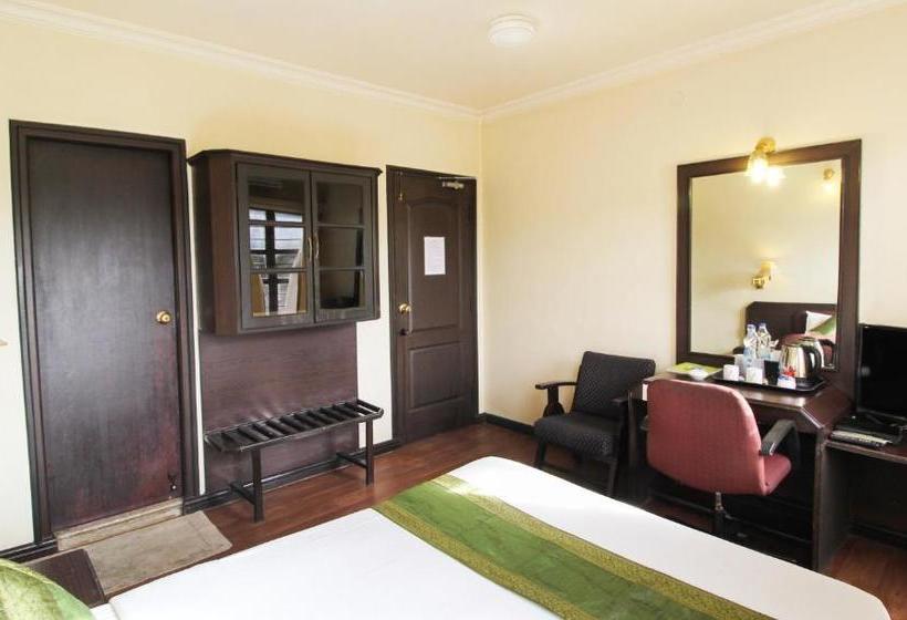 Отель Treebo Trend Royal Inn