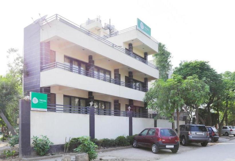 בית מלון כפרי Treebo Trip Singh Suites 2